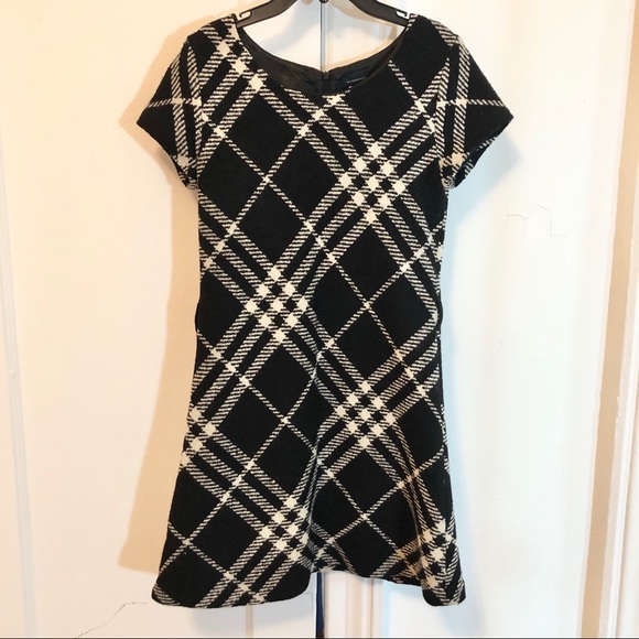 Burberry Dresses & Skirts - Burberry black+white plaid dress, women’s XS